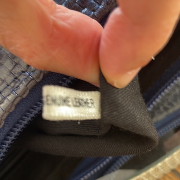 Vintage Navy woven shoulder bag | genuine leather | made in India - Picture 6 of 9